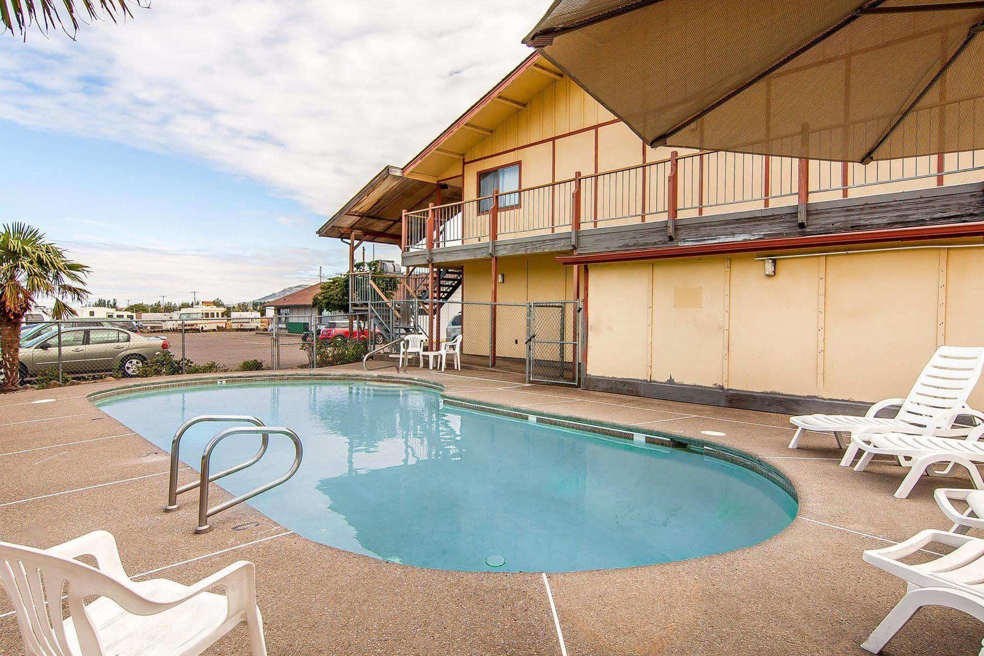 Econo Lodge Ashland Eksteriør billede
